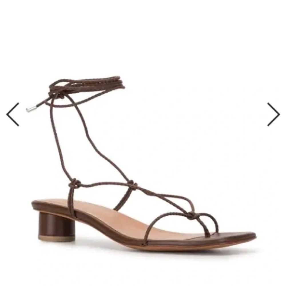 New LOQ Dora Sandal, size 39, Brown